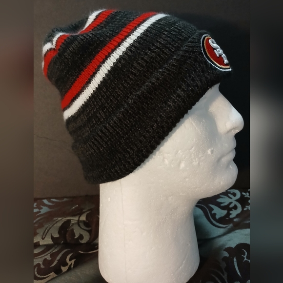 NWOT Unisex Black SF Logo Beanie - Picture 7 of 7